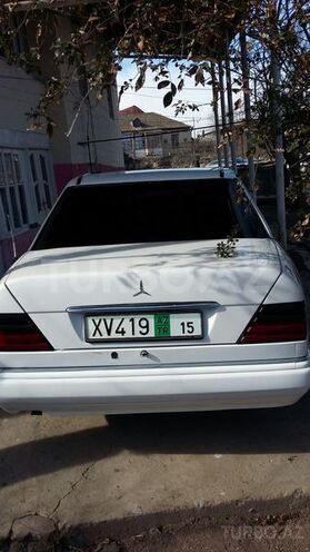 Mercedes E 220 1995, 399,999 km - 2.2 l - Gəncə
