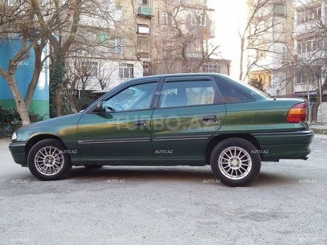 Opel Astra 1996, 303,000 km - 1.6 l - Bakı