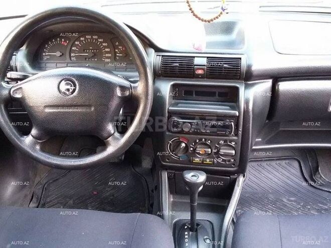 Opel Astra 1996, 303,000 km - 1.6 l - Bakı