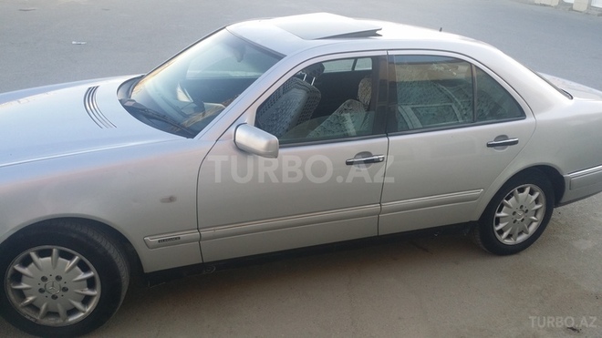 Mercedes E 230 1997, 232,770 km - 2.3 l - Bakı