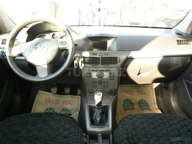 Opel Astra 2004, 215,000 km - 1.6 l - Mingəçevir