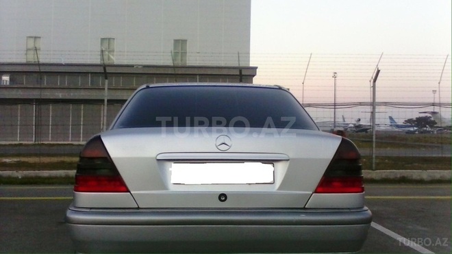 Mercedes C 250 1998, 193,000 km - 2.5 l - Bakı