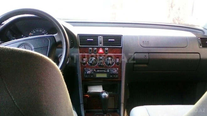 Mercedes C 250 1998, 193,000 km - 2.5 l - Bakı