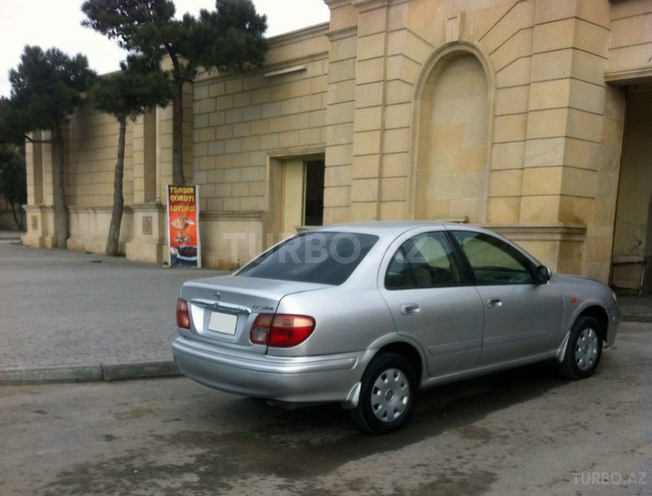 Nissan Sunny 2001, 200,000 km - 1.6 l - Bakı