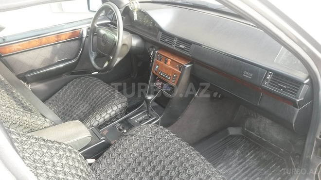 Mercedes E 250 1994, 477,381 km - 2.5 л - Sumqayıt