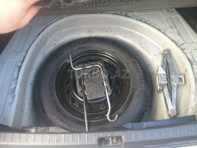 Toyota Corolla 2001, 245,700 km - 1.8 л - Bakı