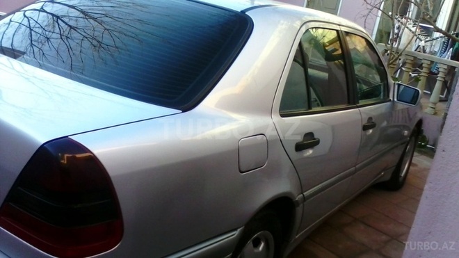 Mercedes C 250 1998, 193,000 km - 2.5 l - Bakı