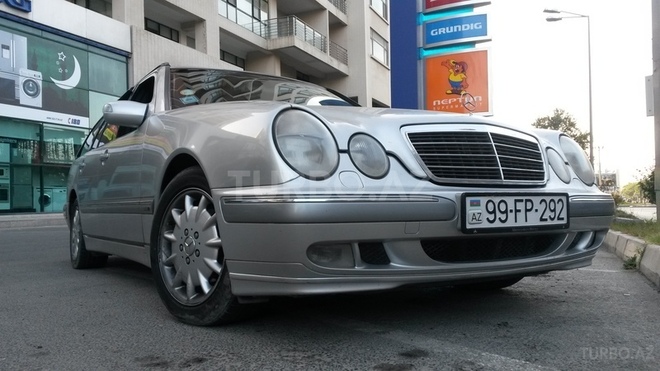 Mercedes E 220 2000, 260,000 km - 2.2 l - Bakı