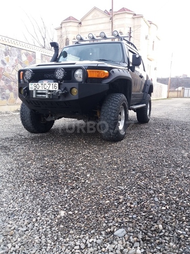 Toyota FJ Cruiser 2010, 103,000 km - 4.0 л - Quba