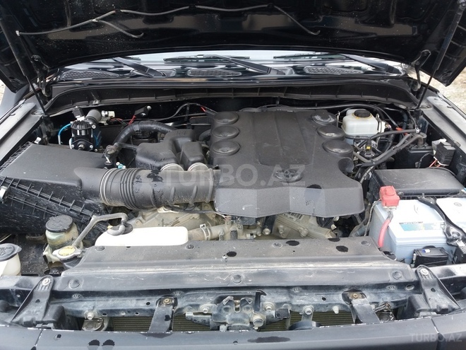 Toyota FJ Cruiser 2010, 103,000 km - 4.0 л - Quba