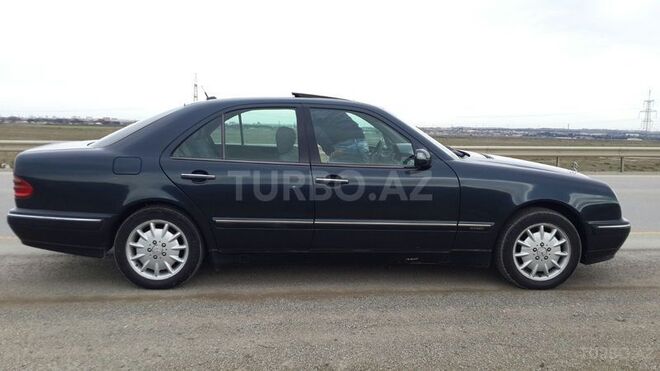 Mercedes E 270 1999, 26,000 km - 2.7 л - Bakı
