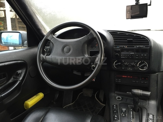 BMW 320 1993, 250,000 km - 2.0 l - Oğuz