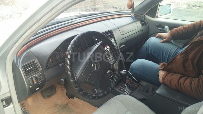 Mercedes C 220 1999, 43,000 km - 2.2 l - Bakı