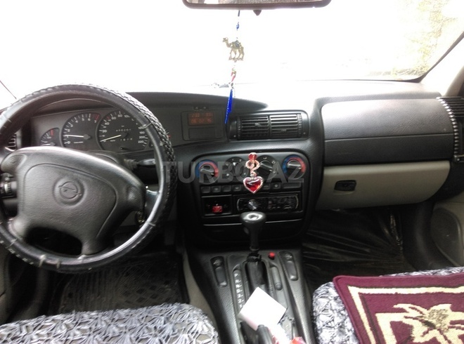 Opel Omega 1995, 260,000 km - 0.2 l - Bakı