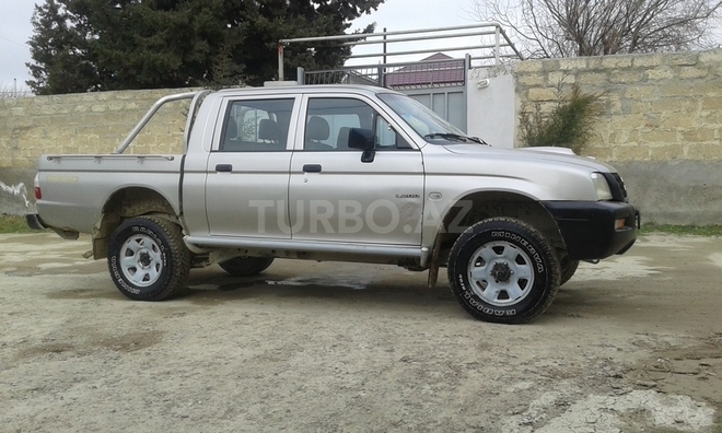 Mitsubishi L200 2003, 20,600 km - 2.5 l - Bakı