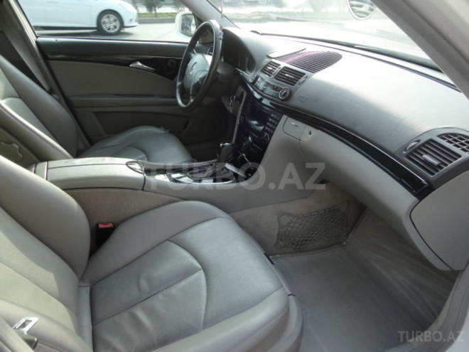 Mercedes E 320 2003, 238,000 km - 3.2 л - Bakı
