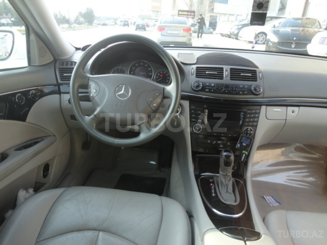 Mercedes E 320 2003, 238,000 km - 3.2 л - Bakı