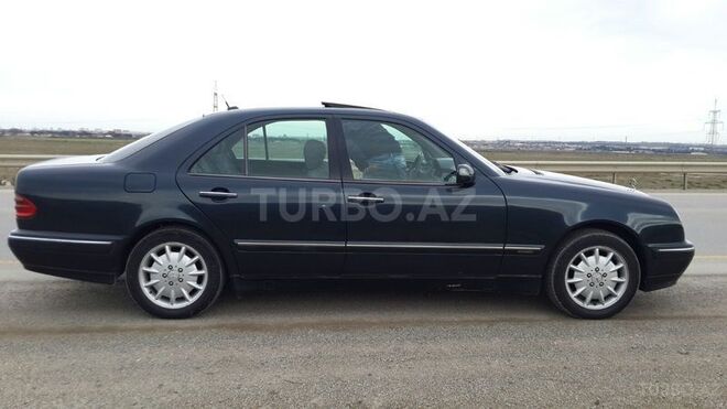 Mercedes E 270 1999, 226,000 km - 2.7 l - Xırdalan