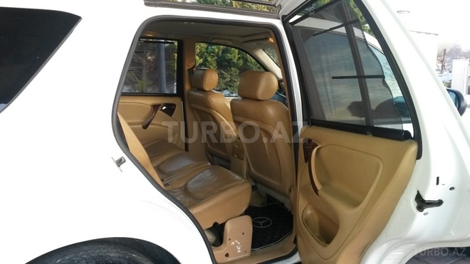 Mercedes ML 320 1999, 285,000 km - 3.2 л - Göyçay