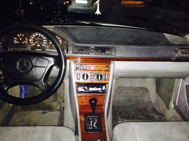 Mercedes E 200 1994, 310,000 km - 2.0 л - Bakı