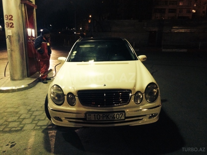 Mercedes E 200 2004, 191,000 km - 2.5 l - Bakı