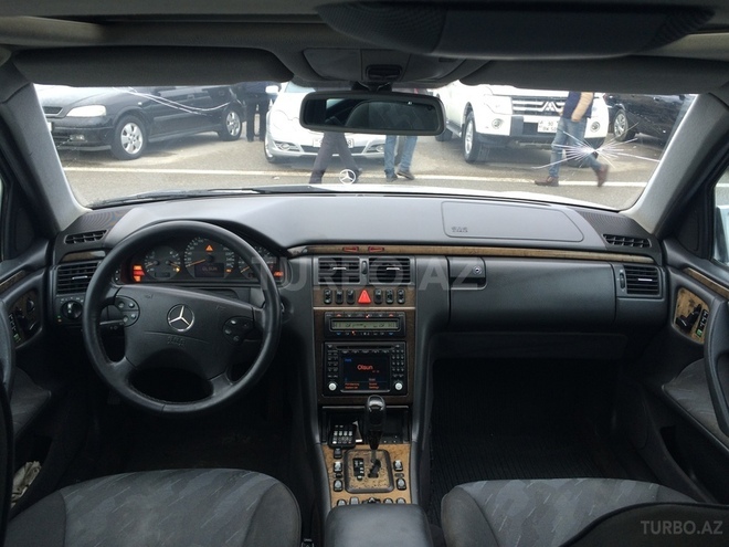 Mercedes E 280 2000, 360,000 km - 2.8 л - Bakı