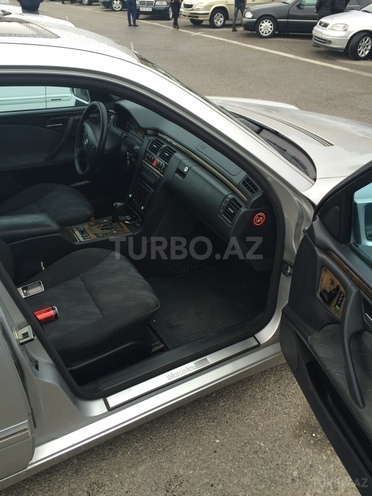 Mercedes E 280 2000, 360,000 km - 2.8 л - Bakı