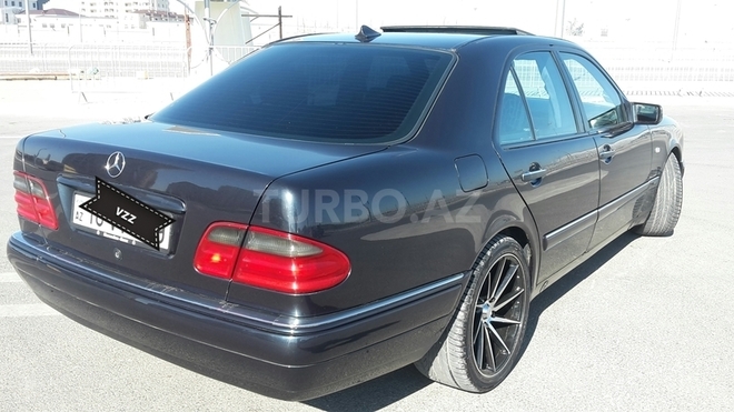 Mercedes E 230 1998, 377,000 km - 2.3 l - Bakı