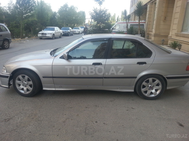 BMW 318 1991, 175,000 km - 1.8 л - Bakı