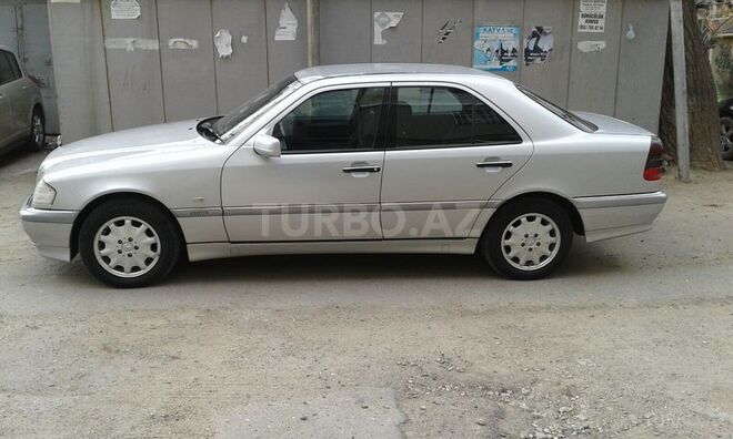 Mercedes C 180 2000, 141,000 km - 1.8 л - Bakı