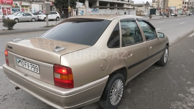 Opel Vectra 1991, 170,000 km - 2.0 л - Bakı
