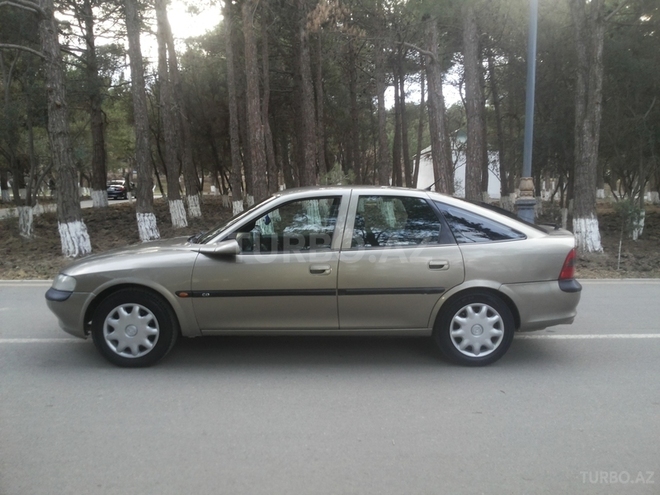 Opel Vectra 1997, 150,000 km - 1.8 l - Sumqayıt