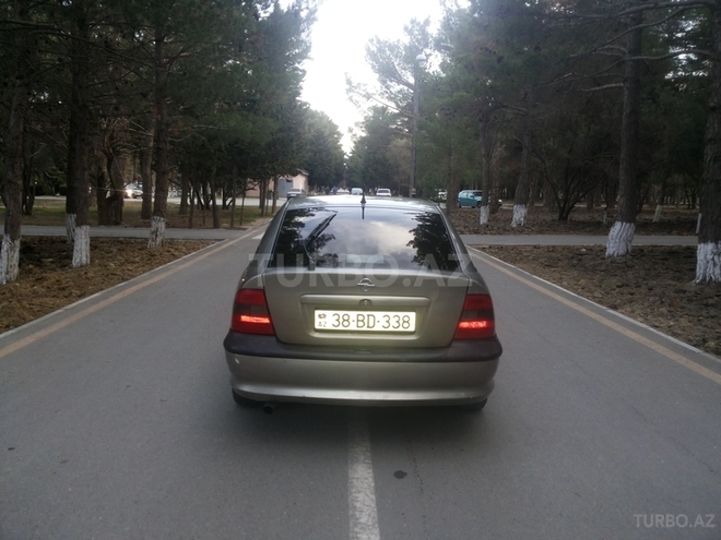 Opel Vectra 1997, 150,000 km - 1.8 l - Sumqayıt