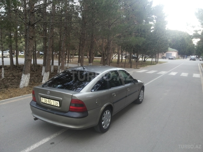 Opel Vectra 1997, 150,000 km - 1.8 l - Sumqayıt
