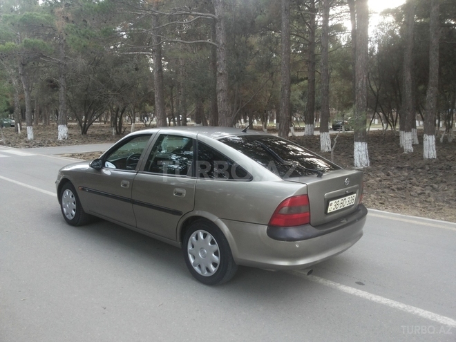 Opel Vectra 1997, 150,000 km - 1.8 l - Sumqayıt