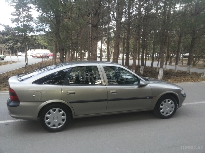Opel Vectra 1997, 150,000 km - 1.8 l - Sumqayıt