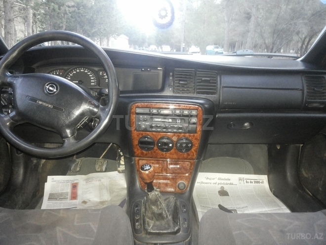 Opel Vectra 1997, 150,000 km - 1.8 l - Sumqayıt