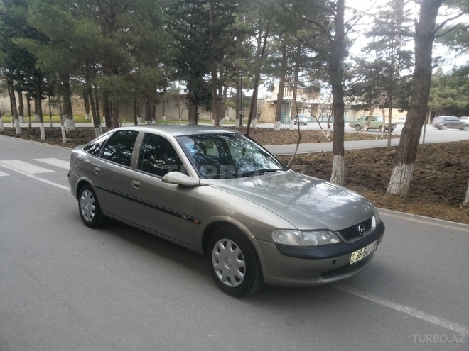 Opel Vectra 1997, 150,000 km - 1.8 l - Sumqayıt
