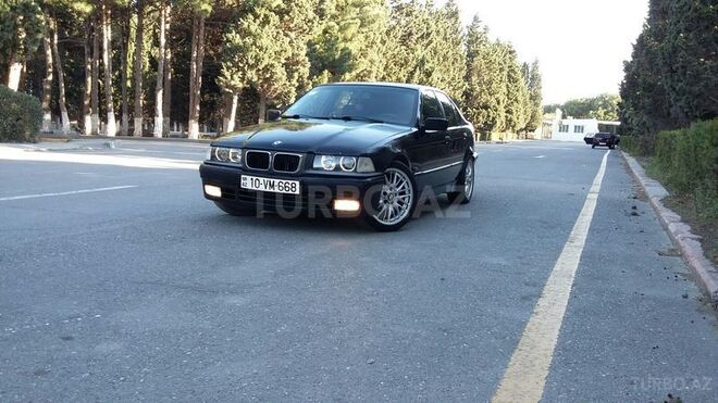 BMW 318 1994, 3,358,000 km - 1.8 l - Ucar