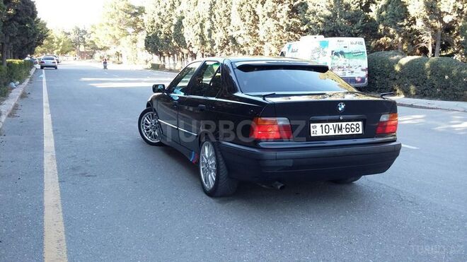 BMW 318 1994, 3,358,000 km - 1.8 l - Ucar