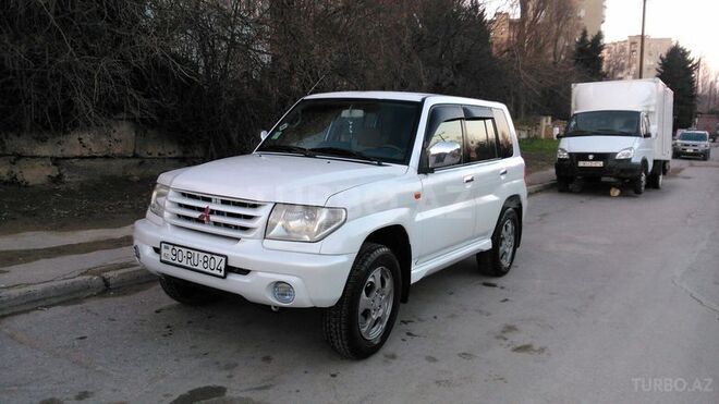 Mitsubishi Pajero io 2002, 300,000 km - 2.0 л - Bakı