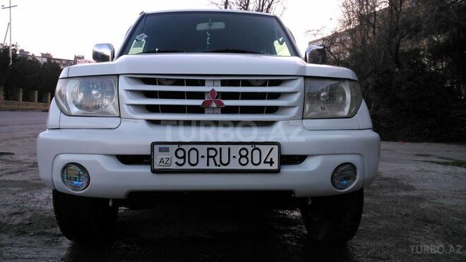 Mitsubishi Pajero io 2002, 300,000 km - 2.0 л - Bakı