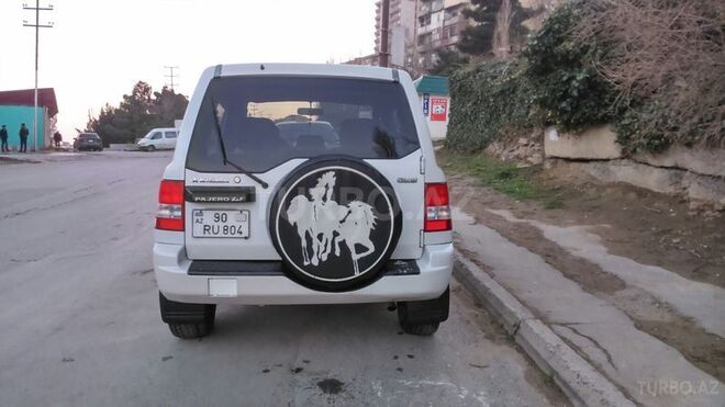 Mitsubishi Pajero io 2002, 300,000 km - 2.0 л - Bakı