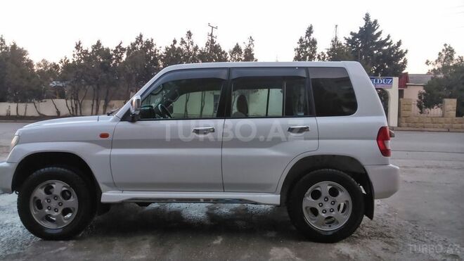 Mitsubishi Pajero io 2002, 300,000 km - 2.0 л - Bakı
