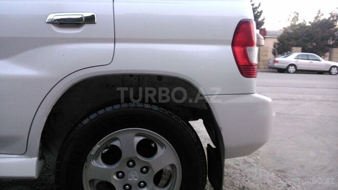 Mitsubishi Pajero io 2002, 300,000 km - 2.0 л - Bakı