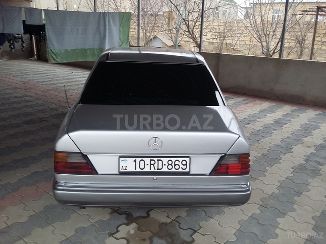 Mercedes E 250 1991, 172,000 km - 2.5 l - Sumqayıt