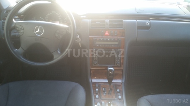 Mercedes E 200 2001, 201,000 km - 2.0 l - Bakı