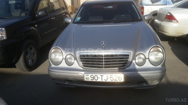 Mercedes E 200 2001, 201,000 km - 2.0 l - Bakı