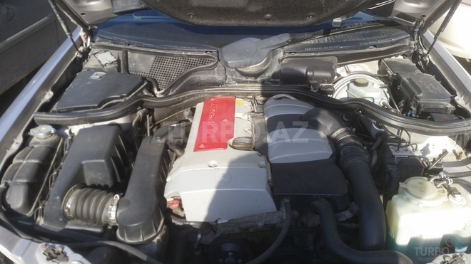 Mercedes E 200 2001, 201,000 km - 2.0 l - Bakı
