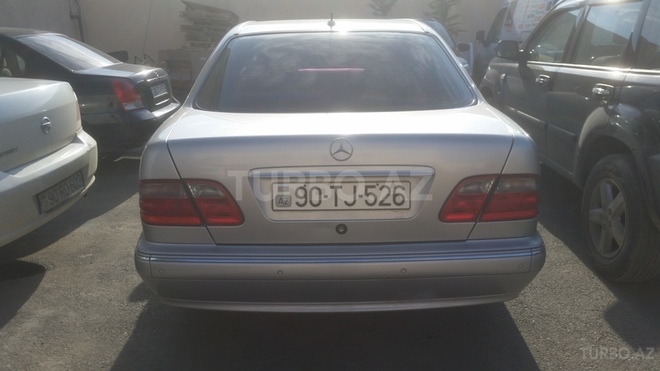 Mercedes E 200 2001, 201,000 km - 2.0 l - Bakı